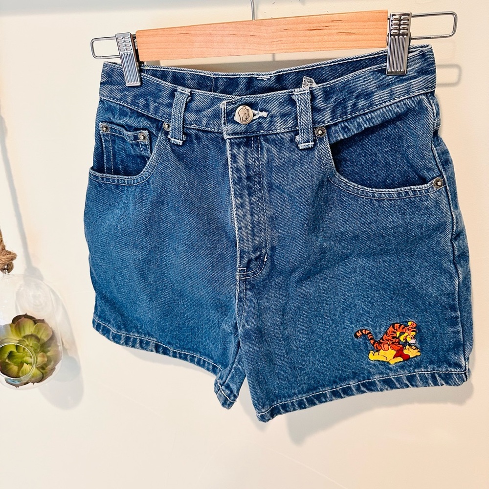 Vintage (1996) Winnie the Pooh Shorts